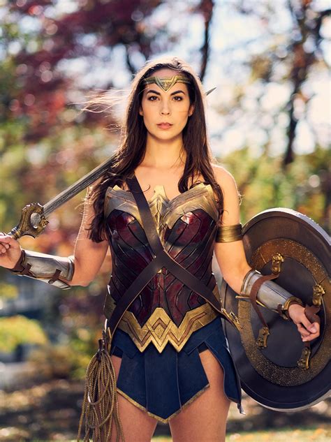 Wonder Woman cosplay : r/pics